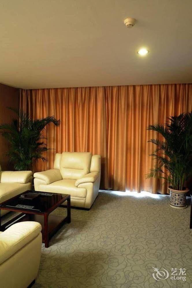 Golden Dragonball Hotel Guilin Exterior foto