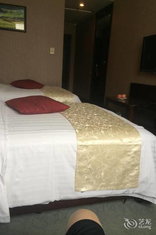 Golden Dragonball Hotel Guilin Exterior foto